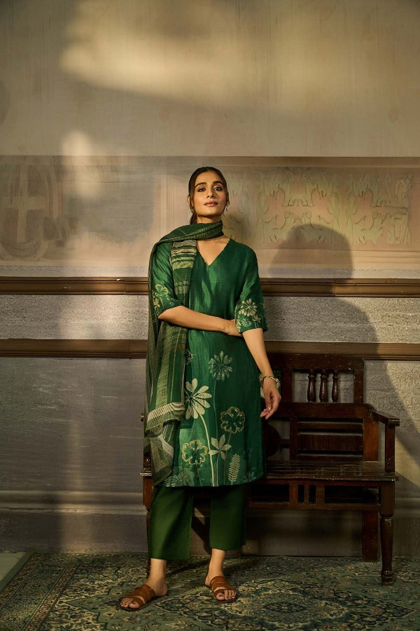 Emerald Green Silk Printed Kurta Set with Gold Highlights - Mokshaa
