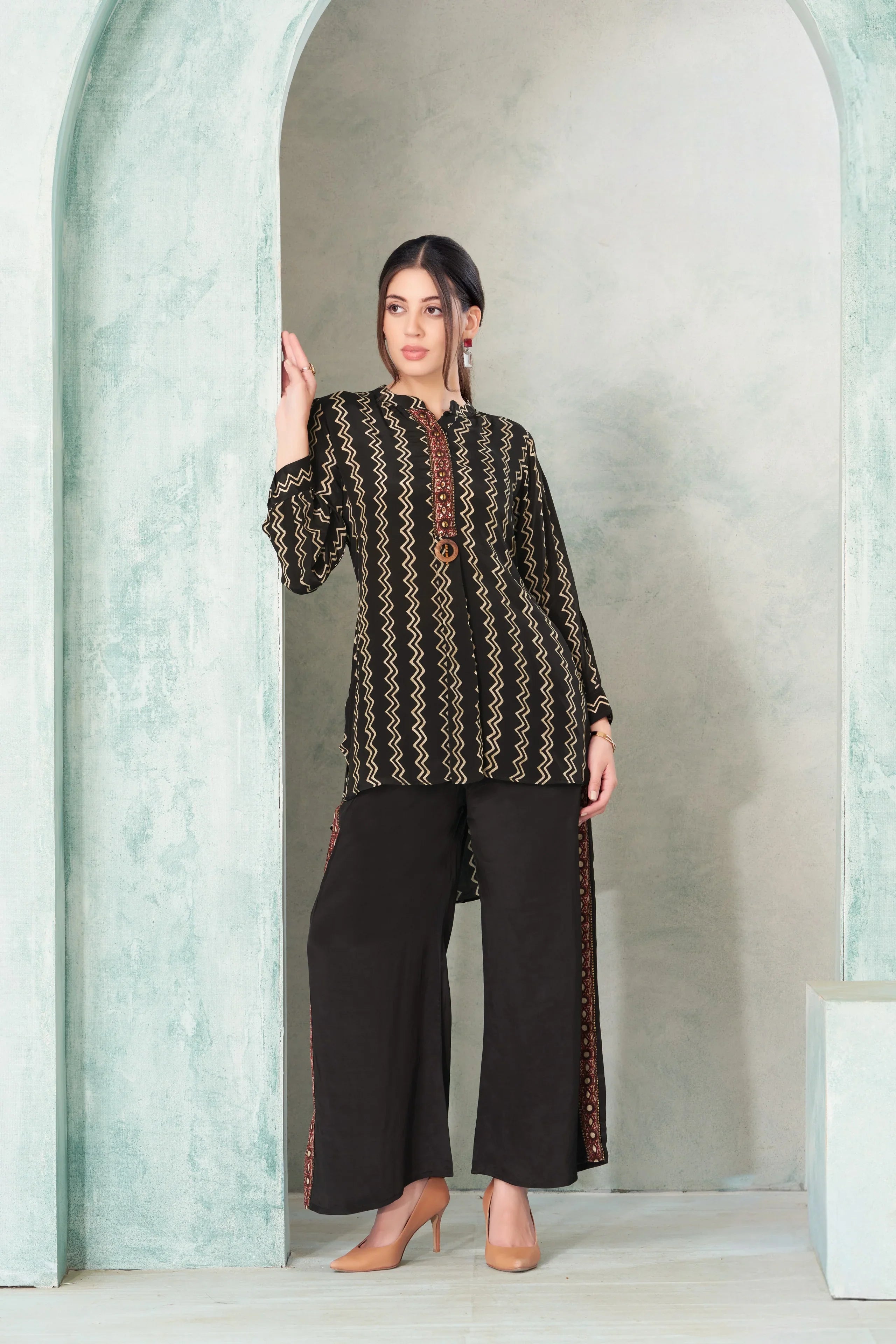 Black Chevron Printed Crepe Kurta Set with Border-Detail Dupatta - Mokshaa