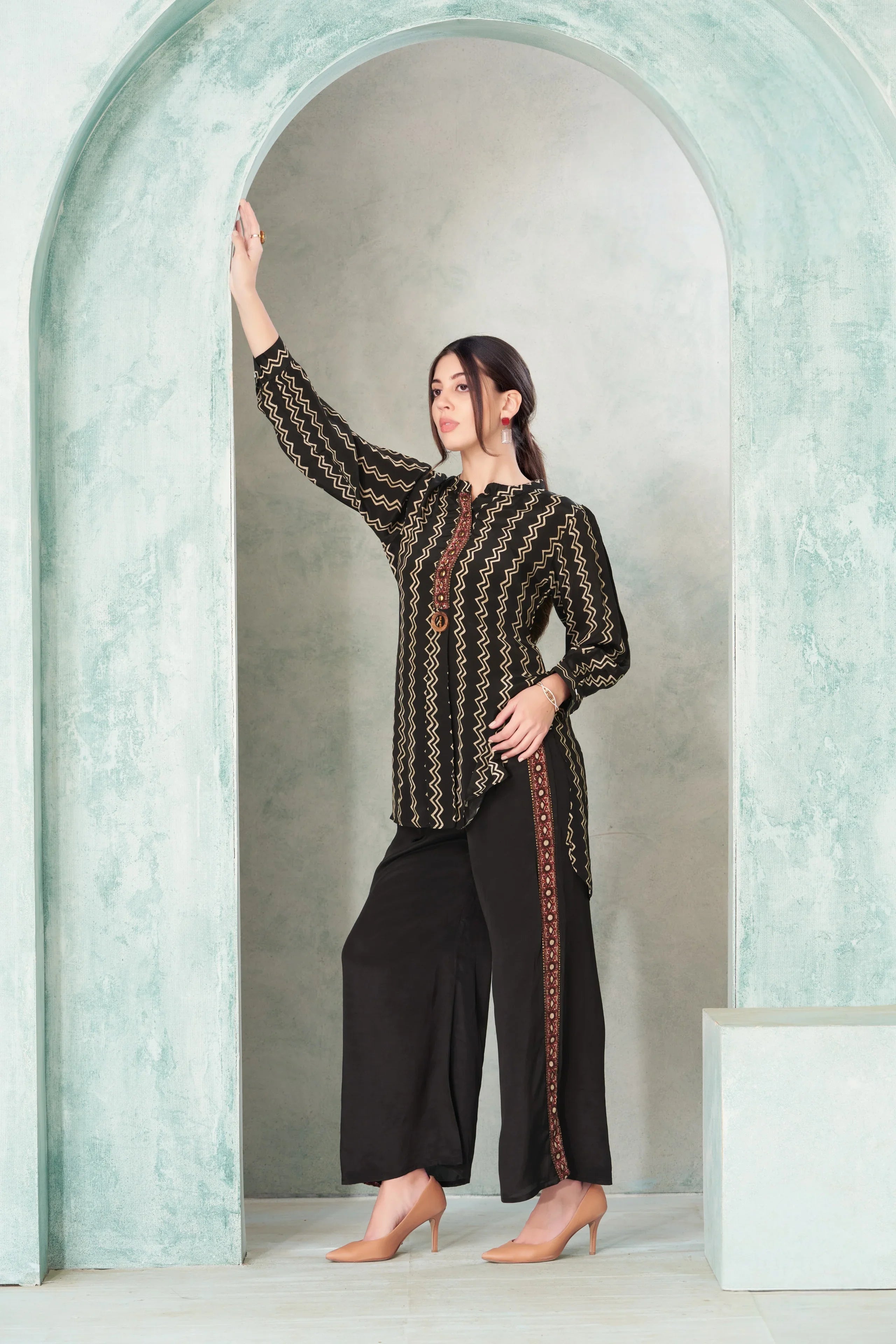 Black Chevron Printed Crepe Kurta Set with Border-Detail Dupatta - Mokshaa