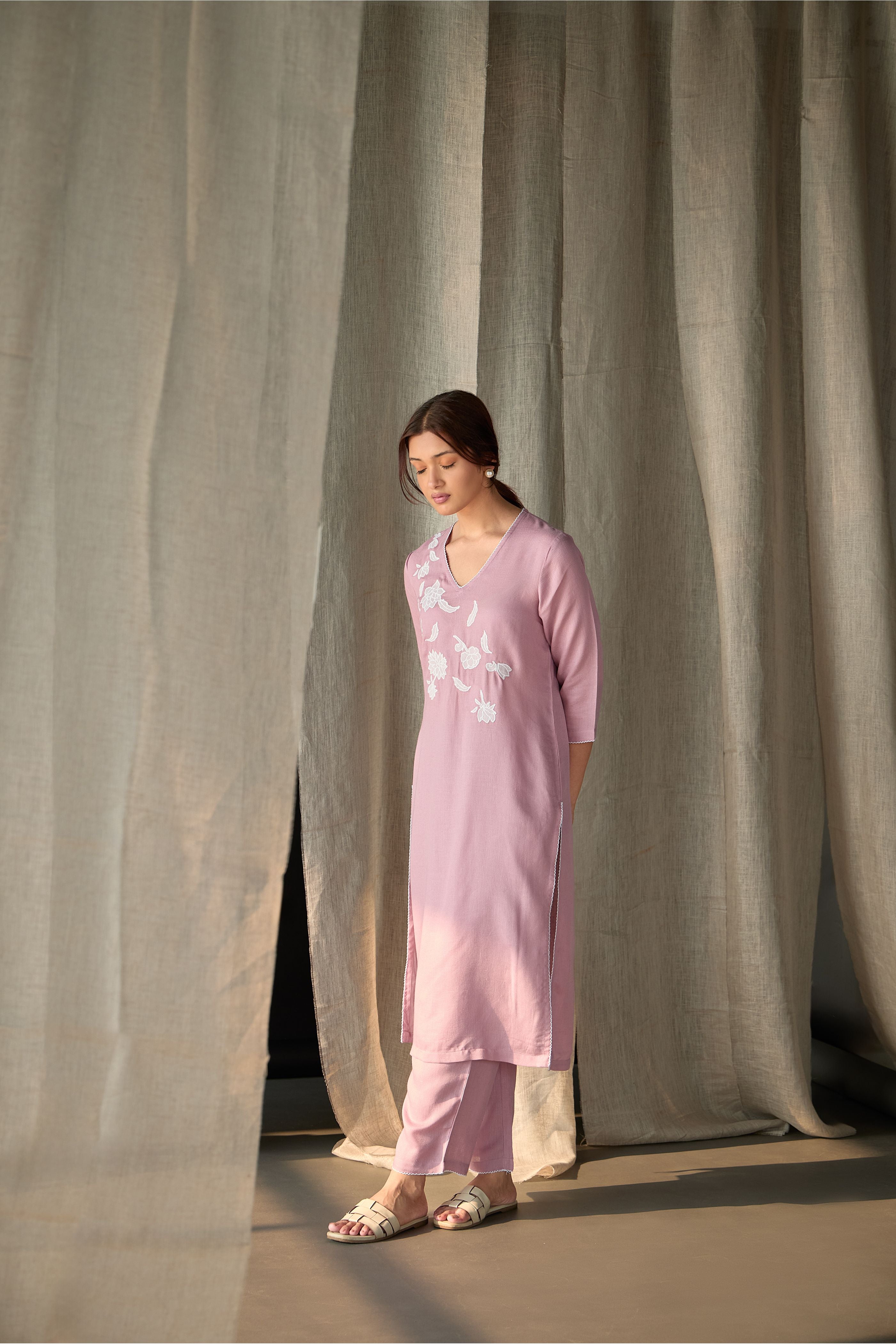 Blossom Pink Applique Linen Kurta Set - Mokshaa