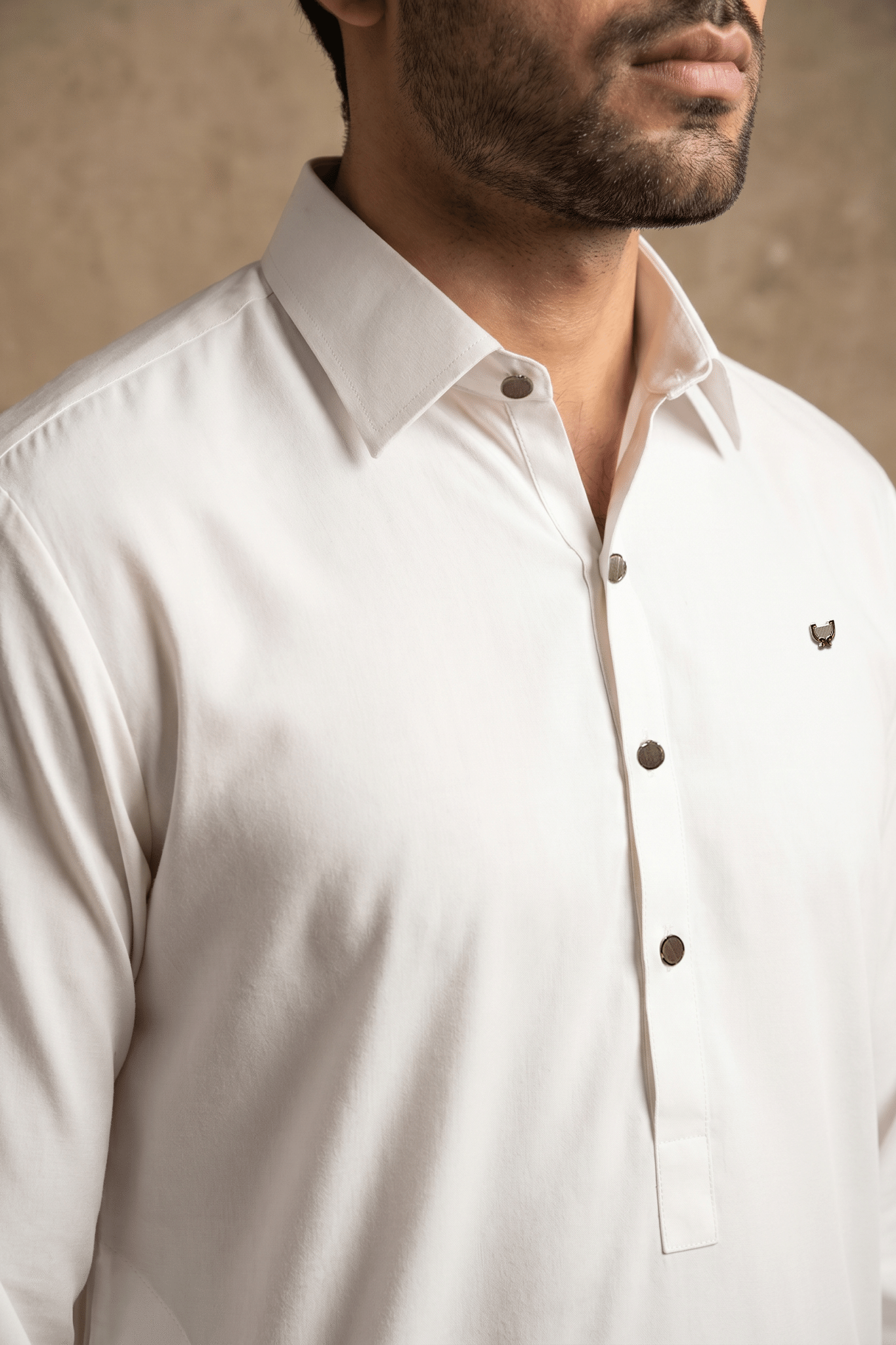 Cream Bom Mario Pathani Set