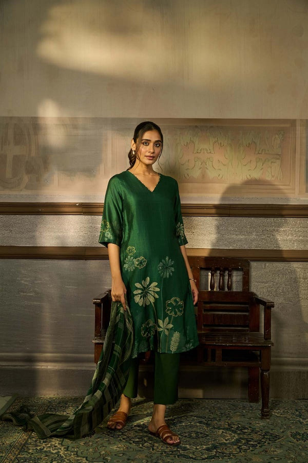 Emerald Green Silk Printed Kurta Set with Gold Highlights - Mokshaa