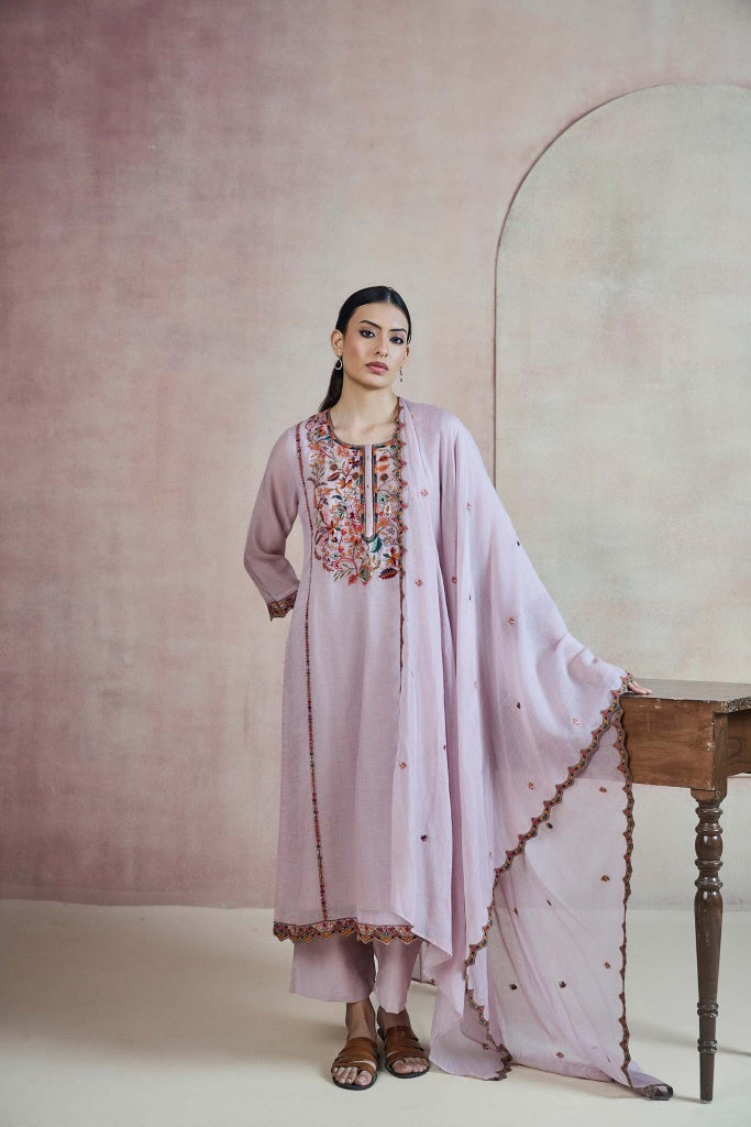 Lilac Mul Chanderi Kurta Set with Floral Thread Embroidery - Mokshaa
