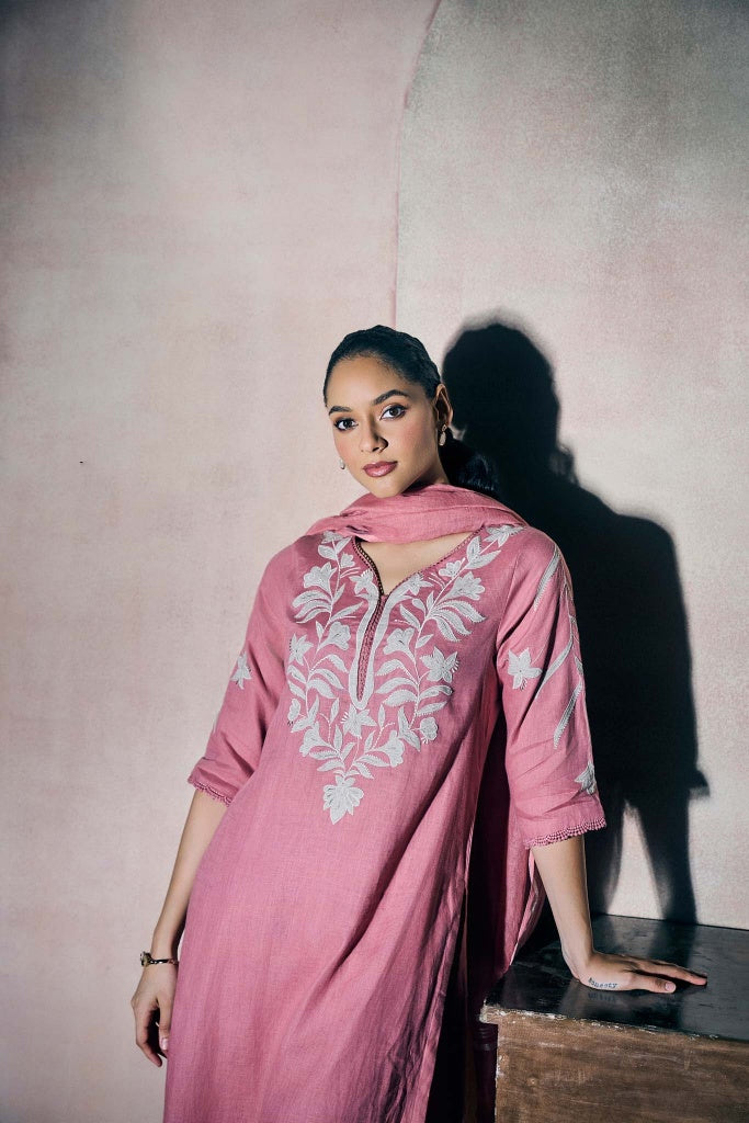 Dusty Rose Linen Kurta Set with Thread Embroidery and Appliqué - Mokshaa