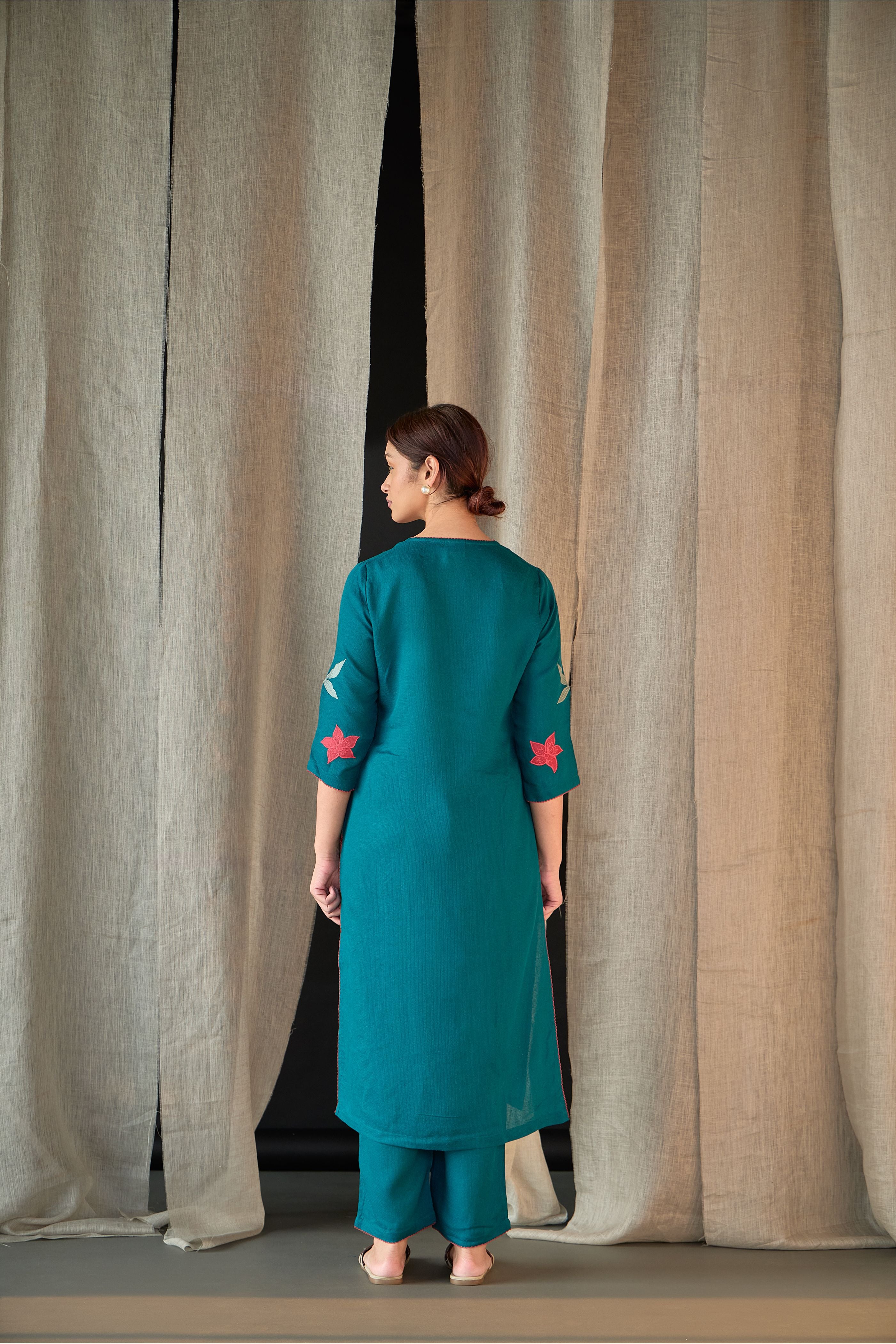 Teal Linen Applique Kurta Set - Mokshaa