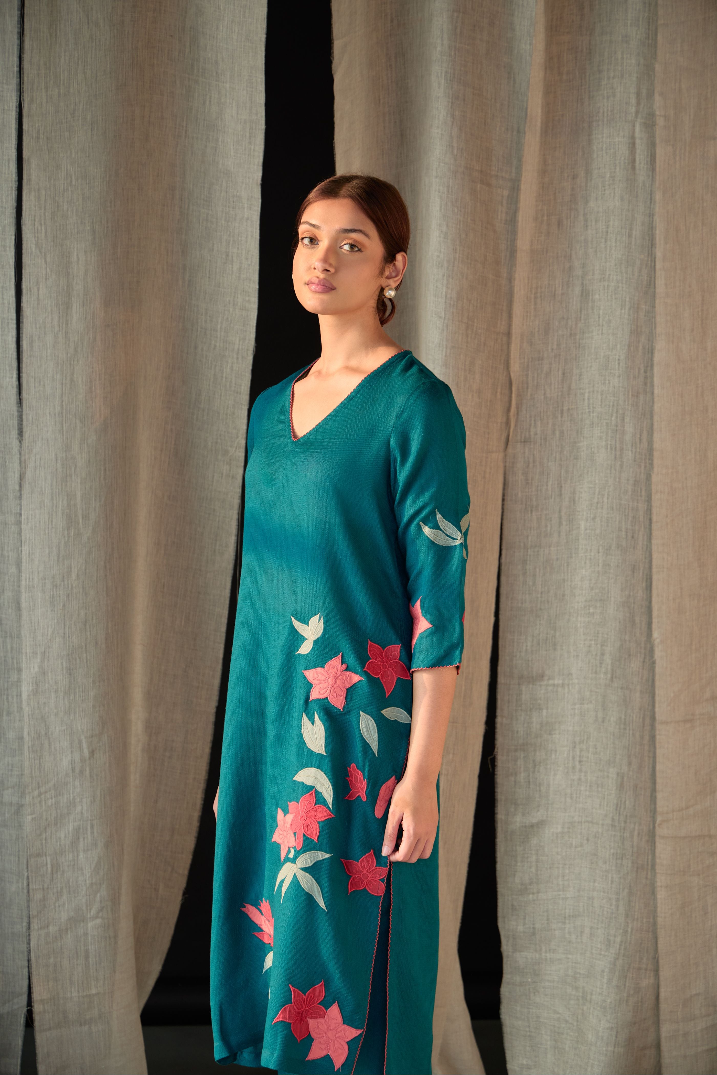 Teal Linen Applique Kurta Set - Mokshaa