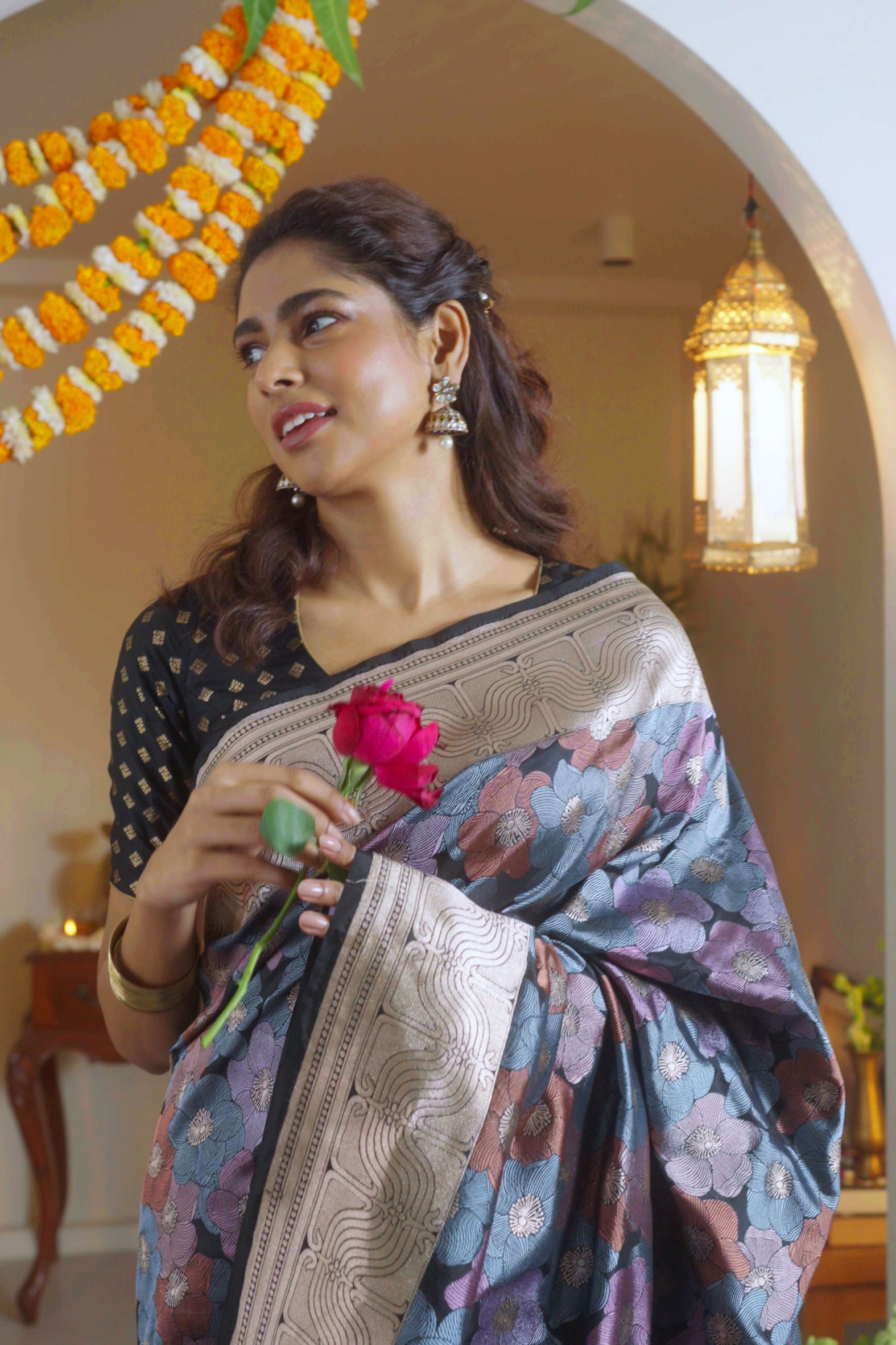 Black Banarasi Silk Floral Weaving Saree