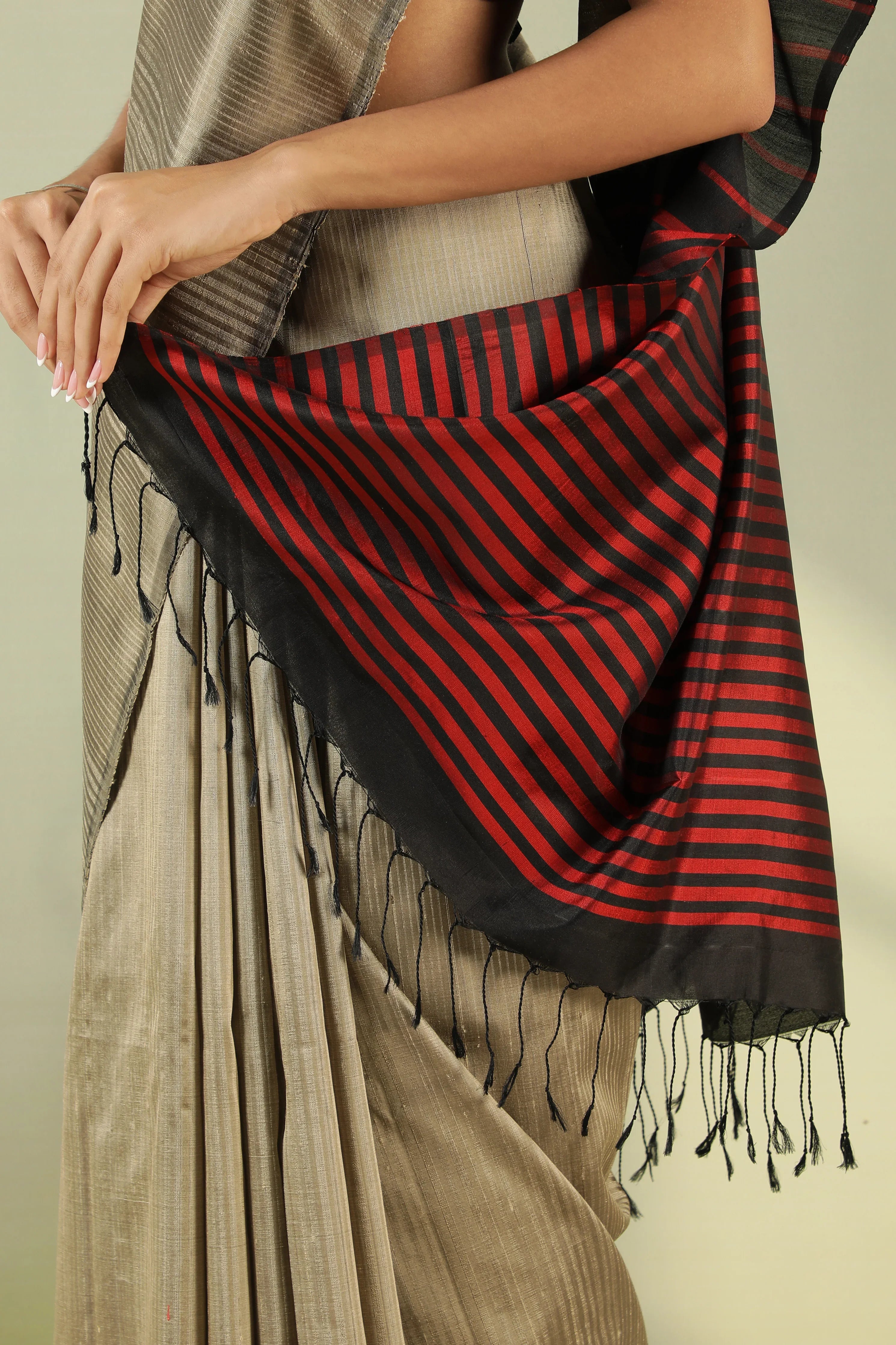 Grey Soft Silk Saree with Contrast Pallu - Mokshaa