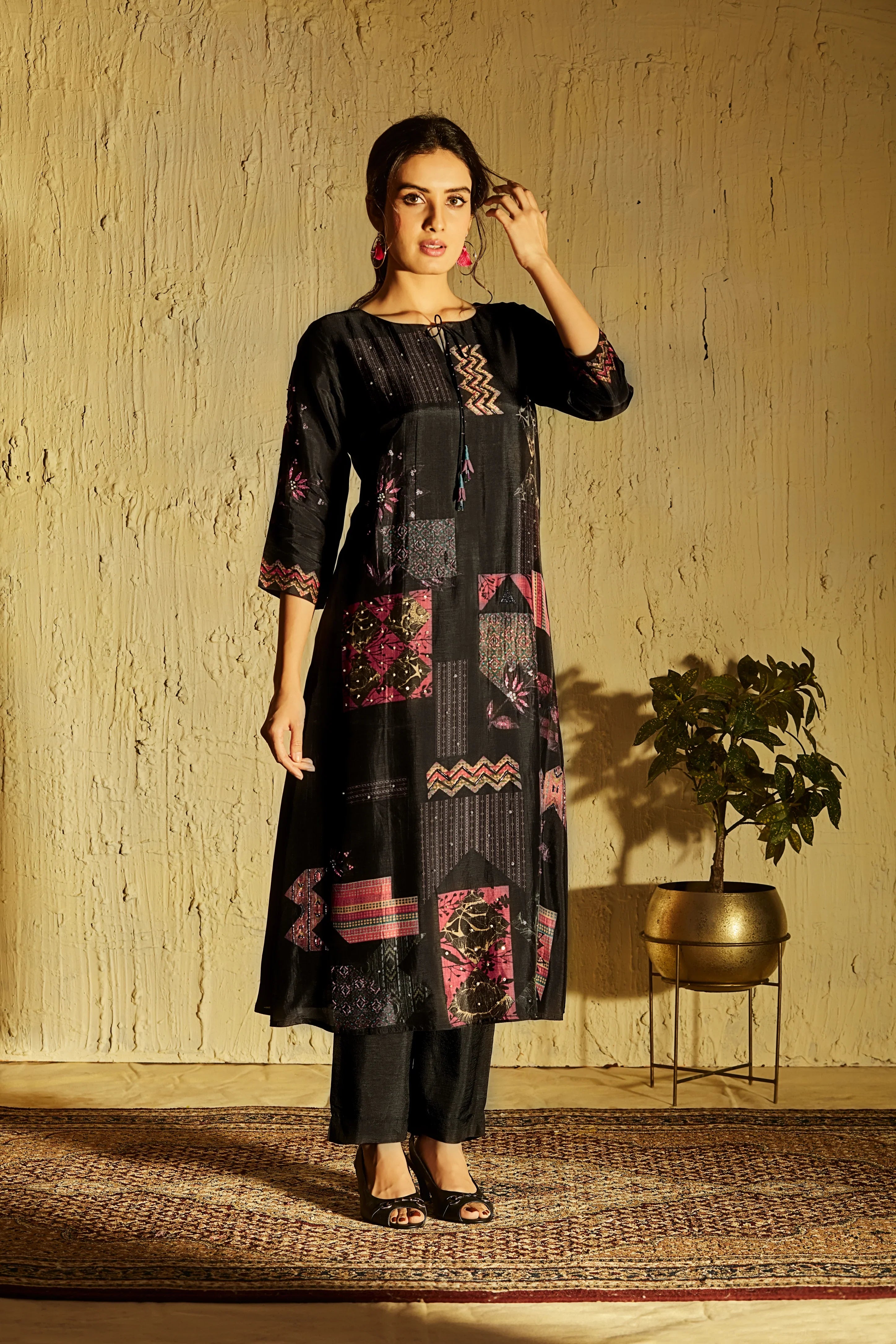 Black Crepe Suit Set with Geometric Abstract Print - Mokshaa