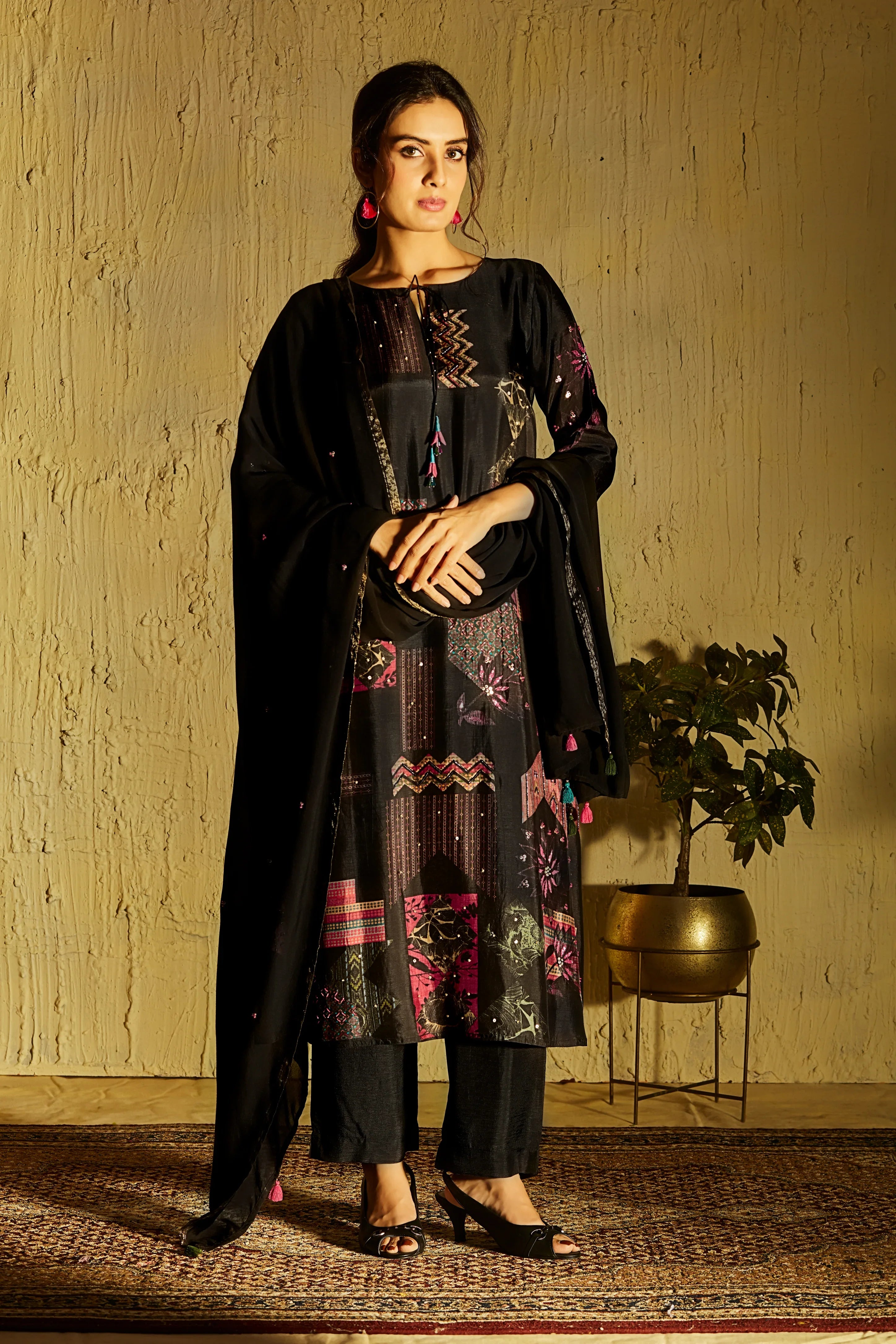 Black Crepe Suit Set with Geometric Abstract Print - Mokshaa